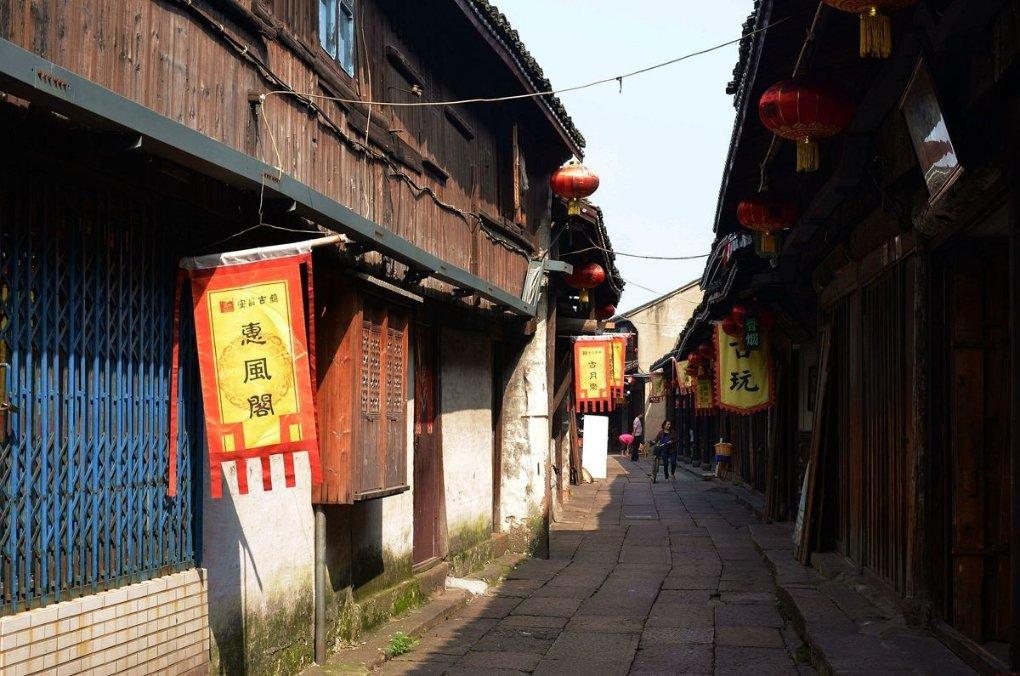 梅西与哈维布斯克茨共进晚餐，老友重聚是一种什么感受？游戏画面