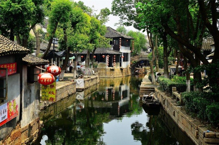 恒力石化:子公司康辉新材生产的12微米在线涂硅离型膜主要应用于锂电池隔膜,尚未应用于固态电池领域